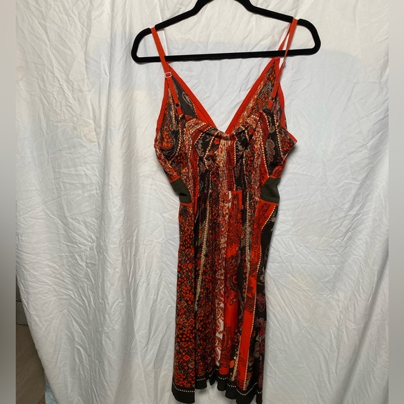 Stunning Sundress - Picture 3 of 3